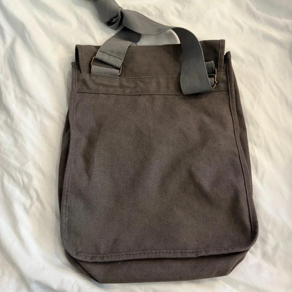 NWOT Skillet Branded Crossbody Messenger Bag Rare